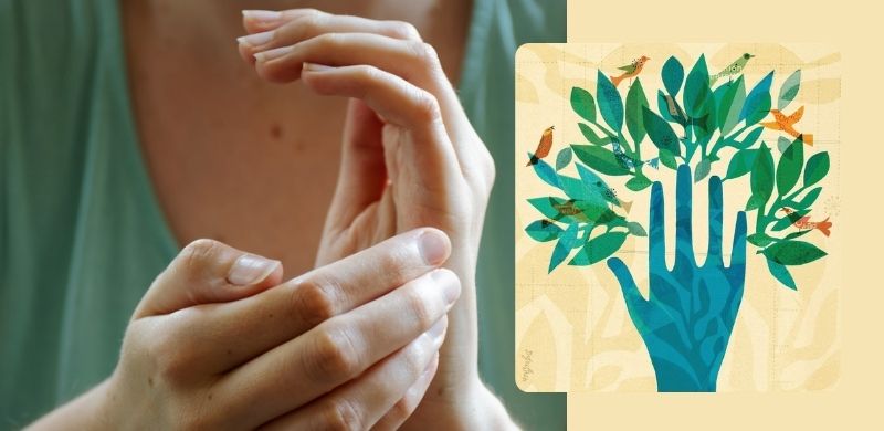 فردی در حال تمرین تپینگ، متمرکز بر دست خود با تصویری نمادین از دستی با شاخ و برگ و پرندگان